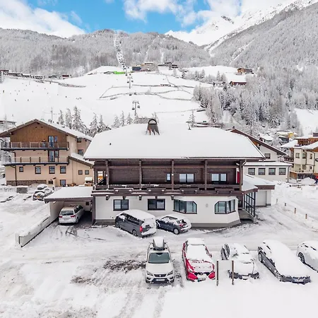 فندق Garni Maria Theresia - Official Oetztal Summer Card Partner سولدن
