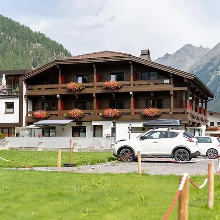 Hotell Garni Maria Theresia - Official Oetztal Summer Card Partner Sölden