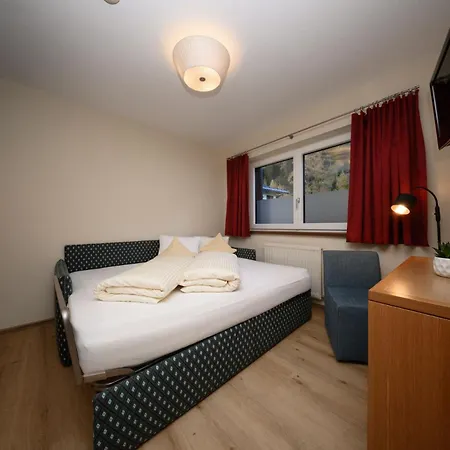 Garni Maria Theresia Ζόλντεν