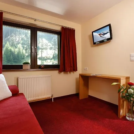 Hotel Garni Maria Theresia 3*