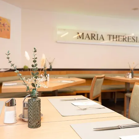 Garni Maria Theresia فندق 3*