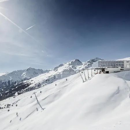 Garni Maria Theresia - Official Oetztal Summer Card Partner ホテル ゼルデン